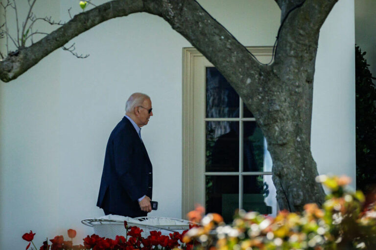 L’attaque iranienne rapproche Israël et les États-Unis après des semaines de tensions croissantes