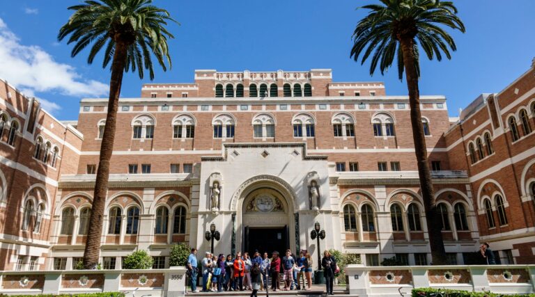 L'USC Shoah Foundation se distancie du major de promotion pro-palestinien dont le discours a été annulé