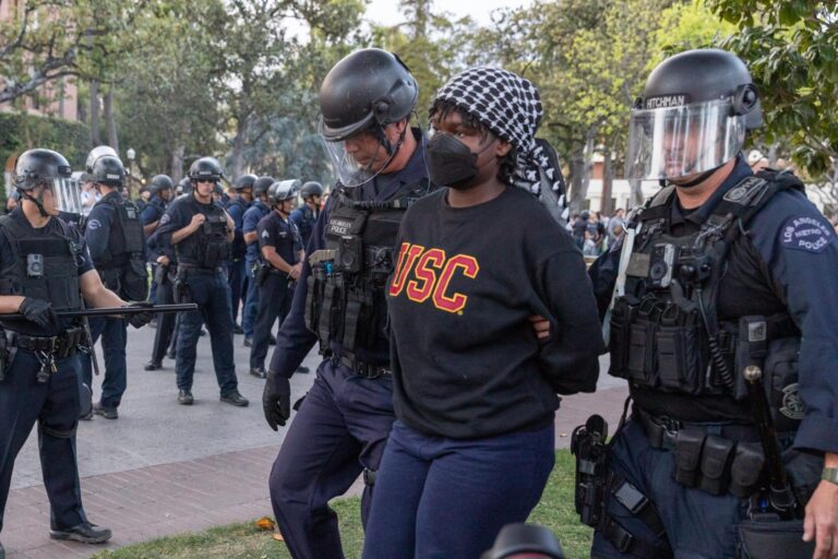 Après que l'USC ait annulé l'obtention de son diplôme au milieu des manifestations en Israël, certains étudiants juifs remettent en question leur place sur le campus