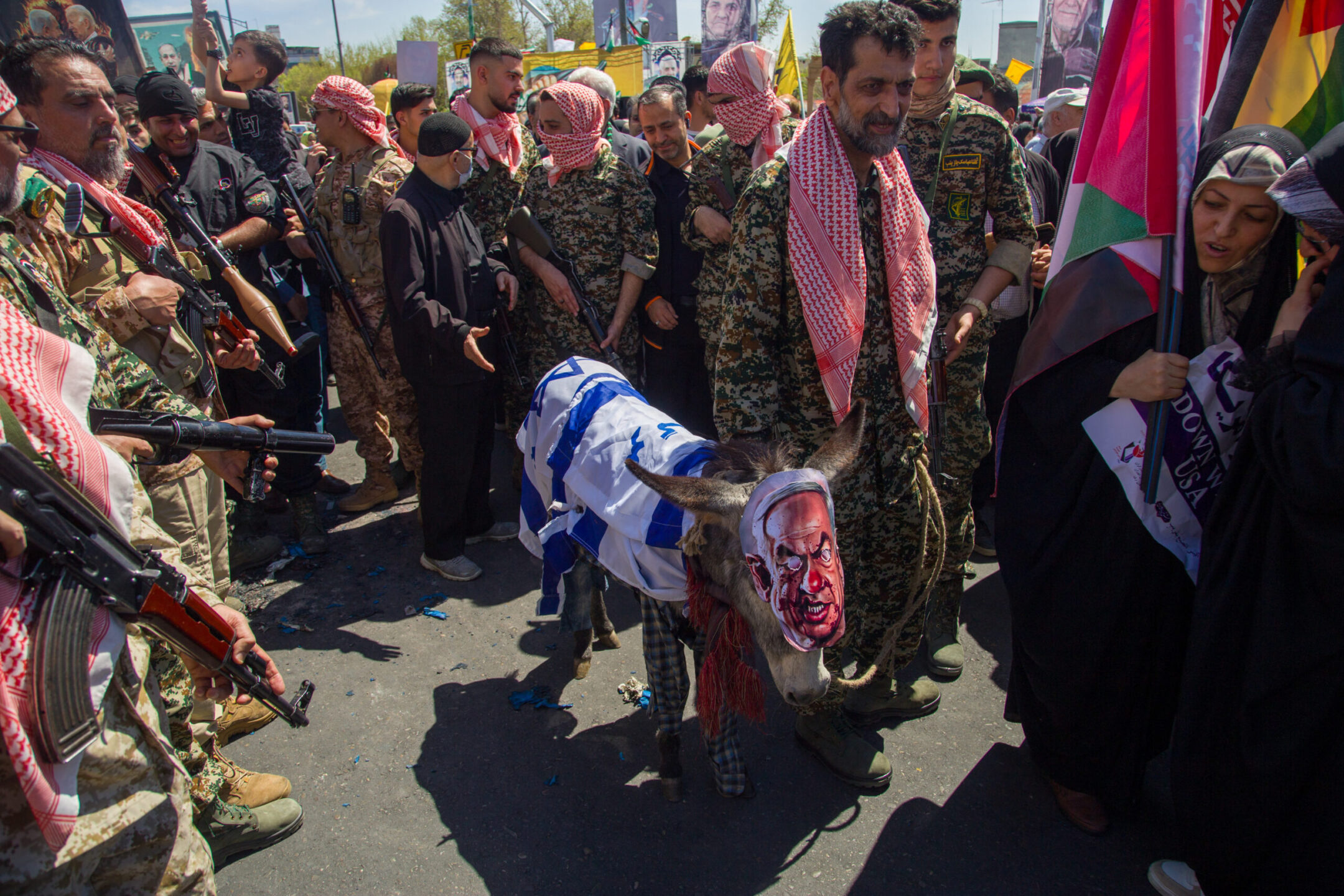 Alors qu’Israël se prépare à une éventuelle attaque iranienne, les États-Unis avertissent les Américains présents dans le pays de faire preuve de prudence