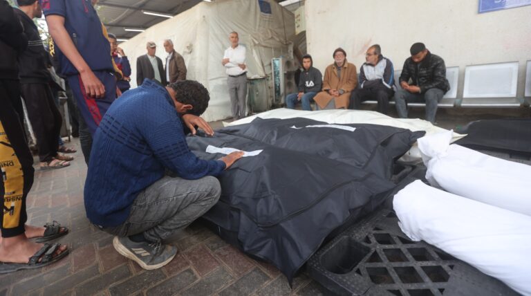 Pourquoi l'assassinat très médiatisé des volontaires d'un célèbre groupe humanitaire pourrait être un tournant dans la façon dont Israël traite l'aide à Gaza