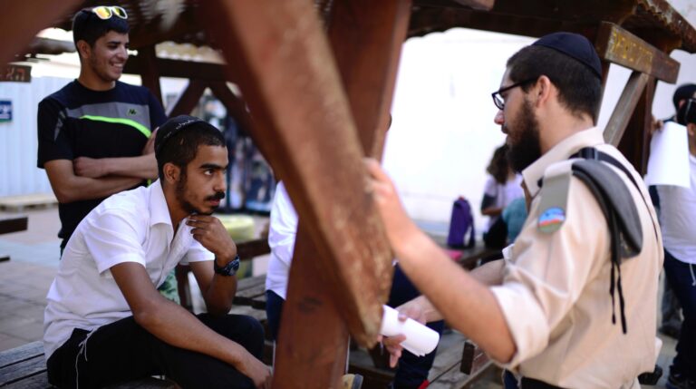 Source : Blinken n'a pas décidé s'il devait sanctionner Israël pour des abus présumés commis par l'une de ses unités militaires