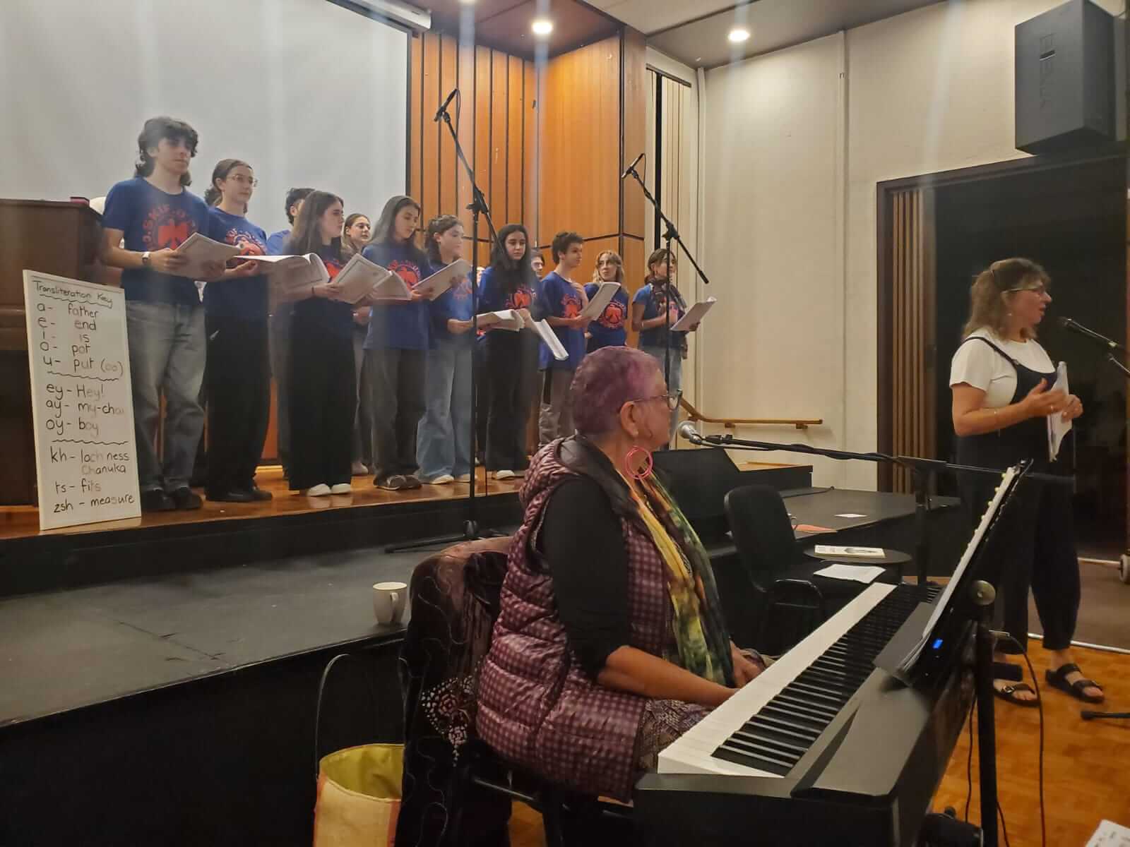 אַ נײַע איניציאַטיוו צו פֿאַרשפּרייטן ייִדיש֢ פּסח־לידער געשאַפ ענע אין מעלבורן Une nouvelle initiative pour partager des chants yiddish de Pâque composés à Melbourne