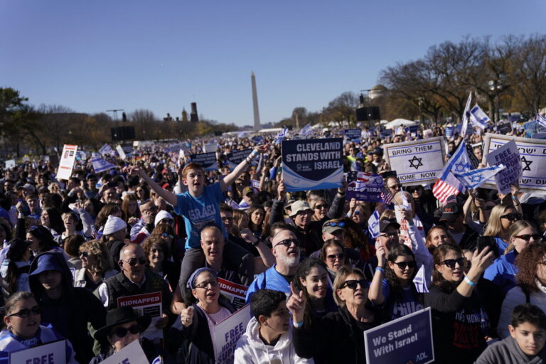La plupart des Américains et presque tous les Juifs américains affirment que l'antisémitisme a augmenté depuis le 7 octobre, selon une enquête