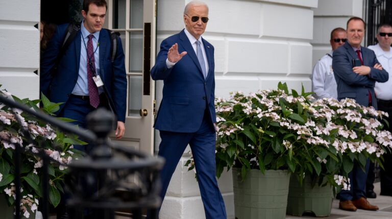 La réaction pro-israélienne est sévère après que Biden a suspendu la livraison d’armes à Israël