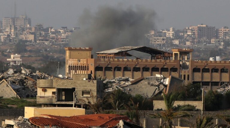 Le gouvernement israélien confisque brièvement le matériel d’Associated Press en vertu d’une nouvelle loi sur la presse