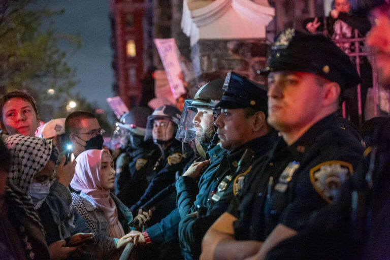 Sondage : la plupart des New-Yorkais veulent mettre fin au conflit à Gaza mais affirment que les manifestations sur les campus ont franchi la ligne de l'antisémitisme