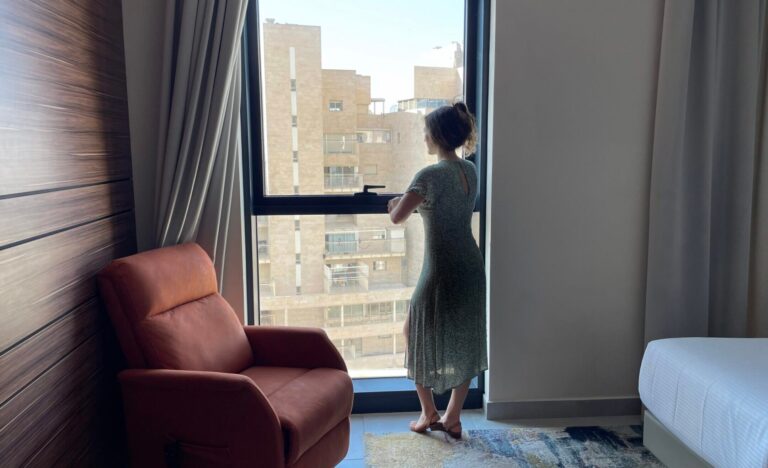 À Jérusalem, un hôtel unique offre un répit aux femmes mort-nées