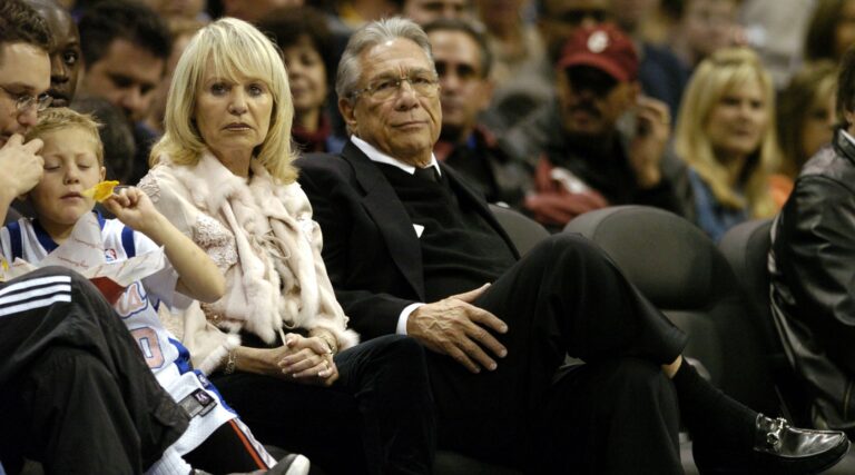 "Clipped" de Hulu dramatise la véritable histoire de la chute sordide du propriétaire juif des LA Clippers, Donald Sterling