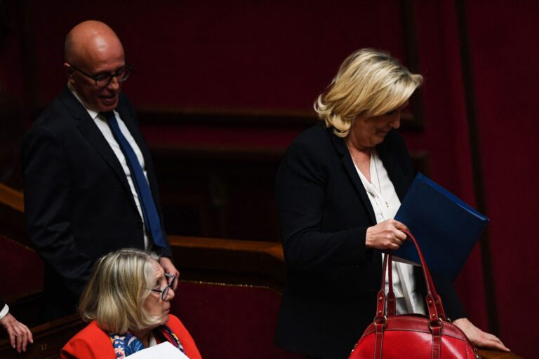 Le leader conservateur français adhère au parti d'extrême droite de Marine Le Pen aux antécédents d'antisémitisme