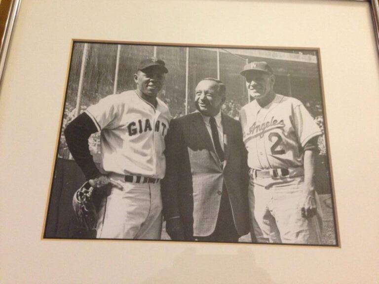 « Les meilleurs amis que j'ai jamais eu » : le lien précieux de Willie Mays avec une famille juive
