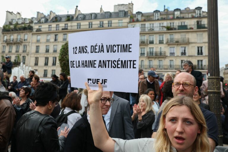 Manifestations et action politique en France après le viol antisémite présumé d'une jeune fille juive de 12 ans