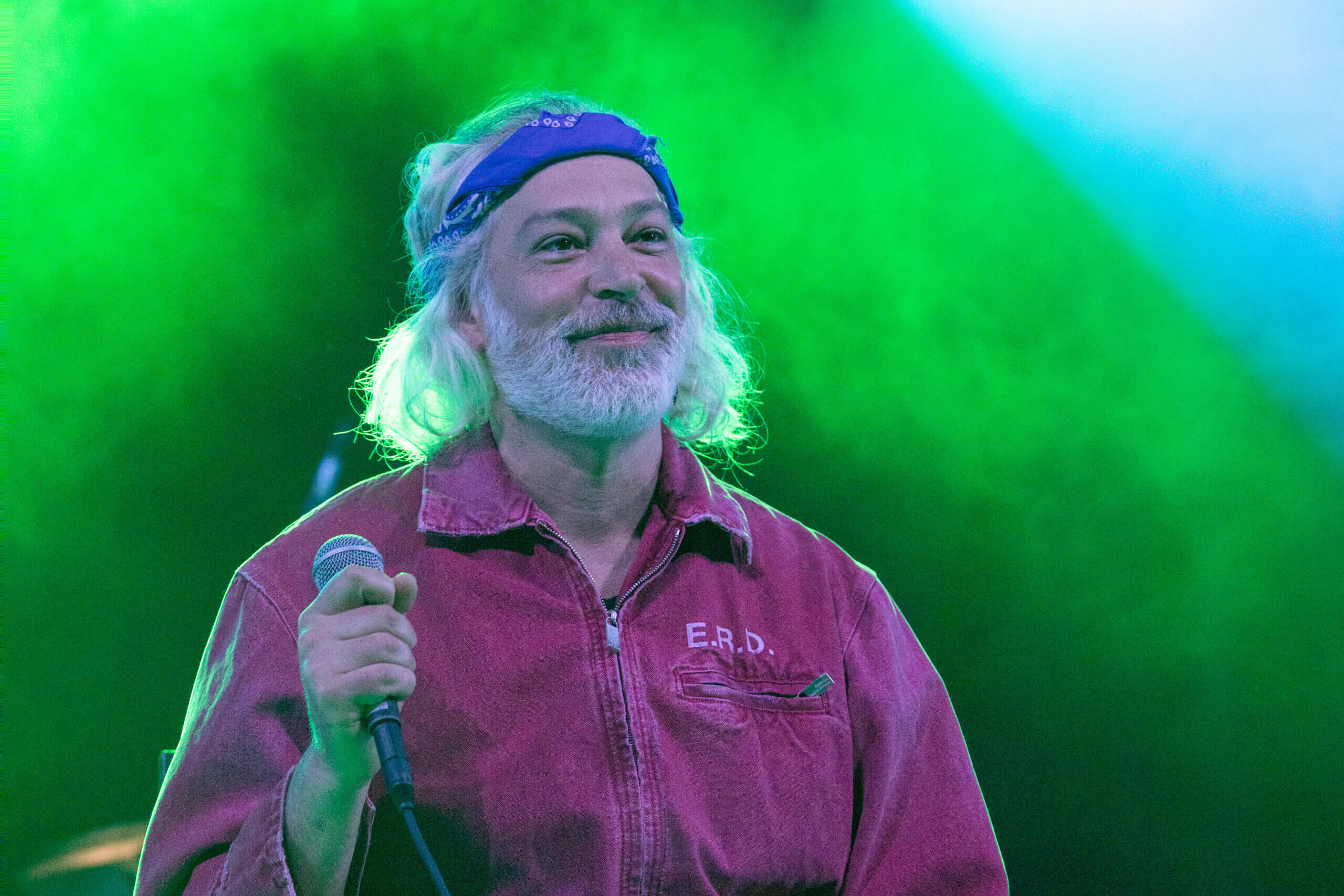 Matisyahu s'attaque à l'antisémitisme dans un nouveau clip filmé en Israël sur les sites de massacres