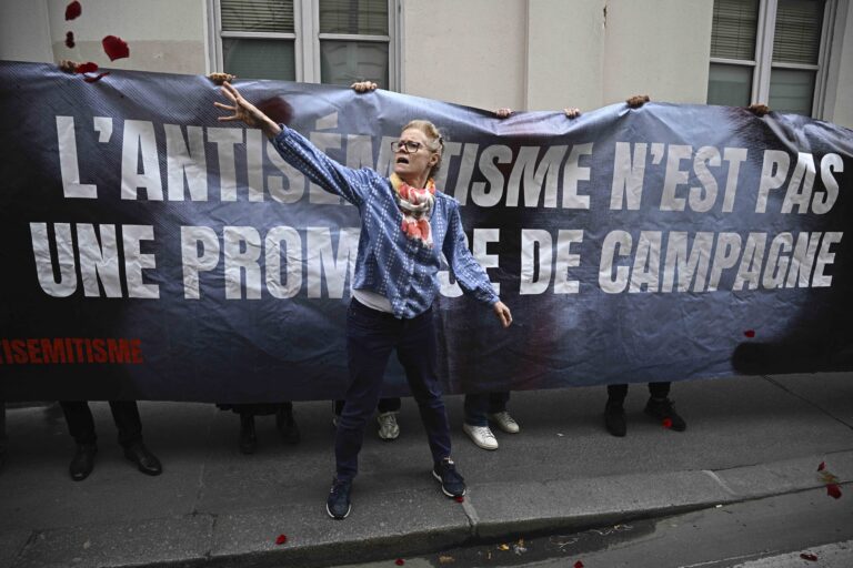 Pour les Juifs français, le choix entre deux partis très divergents, chacun avec un passé d'antisémitisme