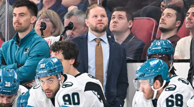 Ryan Warsofsky des Sharks de San Jose devient le premier entraîneur-chef juif de la LNH en 32 ans