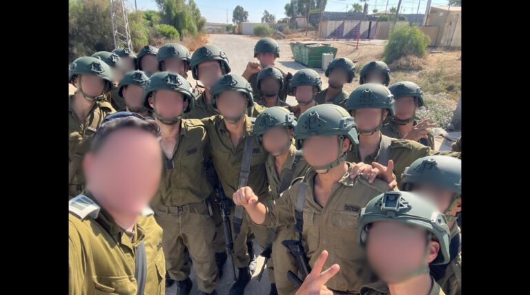 L'armée israélienne promet de mettre un terme aux dons aux soldats, même de la part de leurs parents Un message de notre rédactrice en chef Jodi Rudoren