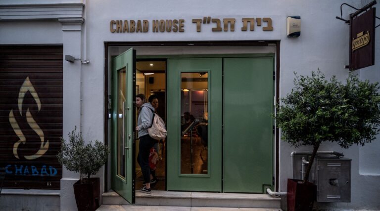 7 personnes arrêtées en Grèce après les attaques contre une synagogue et un hôtel appartenant à des Israéliens