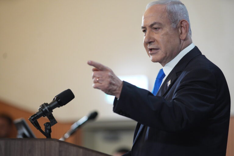 Citant une attaque contre Trump, Netanyahu exige une répression contre ce qu'il considère comme une incitation à la haine de la part de ses adversaires Un message de notre rédactrice en chef Jodi Rudoren