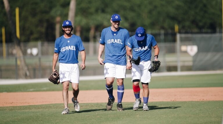 The Jewish Sport Report : Comment le fait de jouer pour l'équipe d'Israël a changé la relation de Garrett Stubbs avec le pays qu'il espère toujours visiter Un message de notre rédactrice en chef Jodi Rudoren