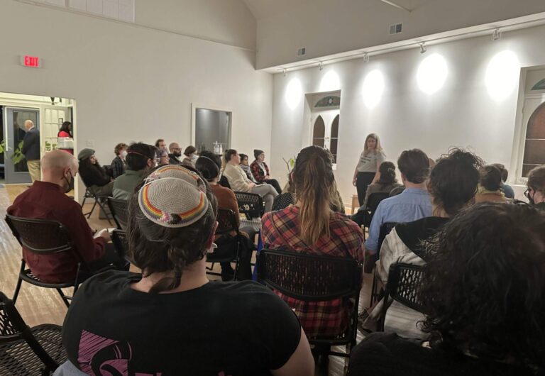 Une école juive a embauché une ancienne militante du cessez-le-feu. Puis est venue la campagne pour la destituer. Un message de notre rédactrice en chef Jodi Rudoren