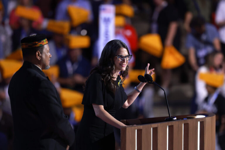 Le rabbin Sharon Brous prononce l'invocation de la 2e nuit du DNC : les Israéliens et les Palestiniens méritent la paix Un message de notre PDG et éditrice Rachel Fishman Feddersen