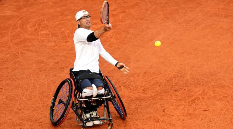 L'Israélien Guy Sasson remporte le bronze paralympique en tennis en fauteuil roulant, la neuvième médaille d'Israël à Paris Un message de notre PDG et éditrice Rachel Fishman Feddersen