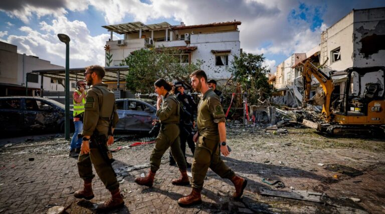 Les efforts civils pour équiper les soldats israéliens en vue de la guerre contre le Hezbollah s'intensifient parallèlement aux hostilités. Un message de notre PDG et éditrice Rachel Fishman Feddersen