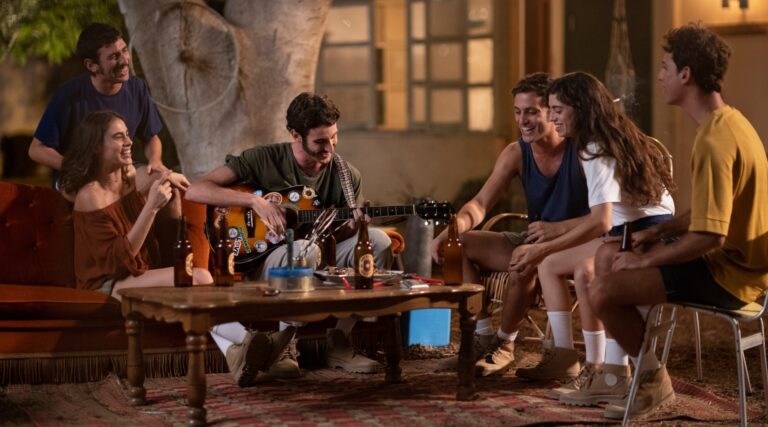 Dans « Kissufim » de Netflix, une histoire sur la vie israélienne à la frontière de Gaza prend une nouvelle résonance après le 7 octobre. Un message de notre PDG et éditrice Rachel Fishman Feddersen