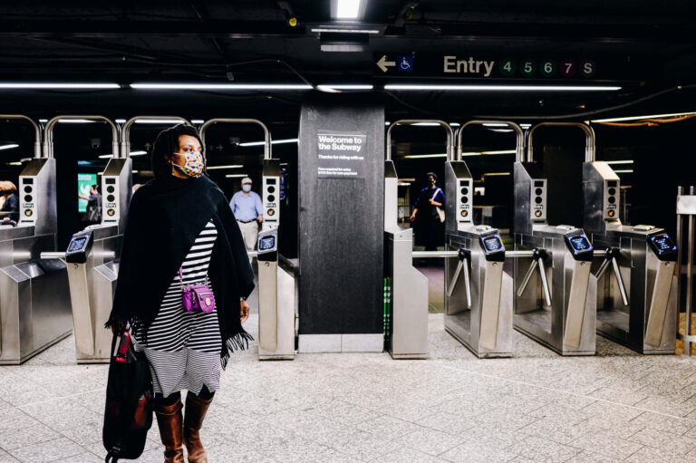 Interdire le port du masque dans le métro ne permettra pas de lutter contre l'antisémitisme, mais cela punira les Juifs immunodéprimés comme moi. Un message de notre PDG et éditrice Rachel Fishman Feddersen