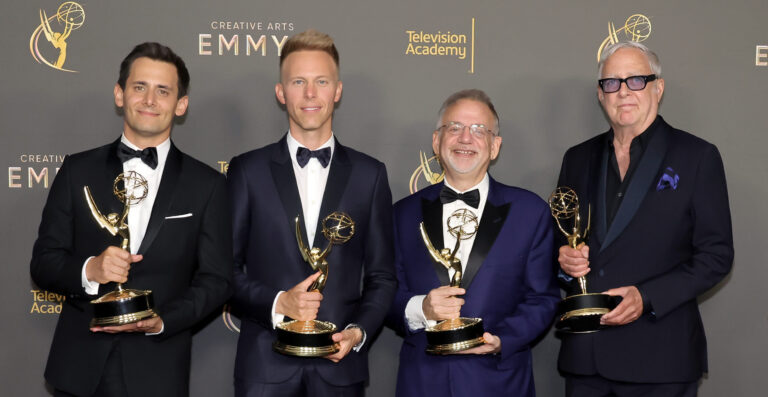 L'auteur-compositeur juif Benj Pasek rejoint les rangs d'élite d'EGOT après l'Emmy « Only Murders » Un message de notre PDG et éditrice Rachel Fishman Feddersen