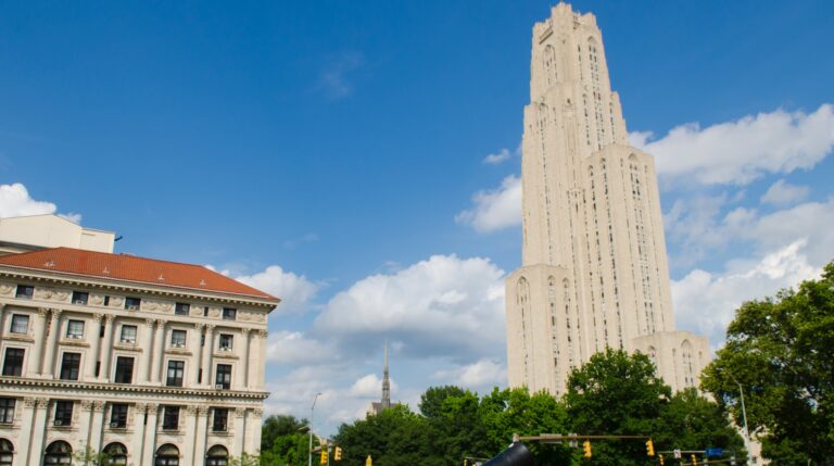 La police et le FBI enquêtent sur une deuxième agression antisémite à l'Université de Pittsburgh en quelques semaines Un message de notre PDG et éditrice Rachel Fishman Feddersen