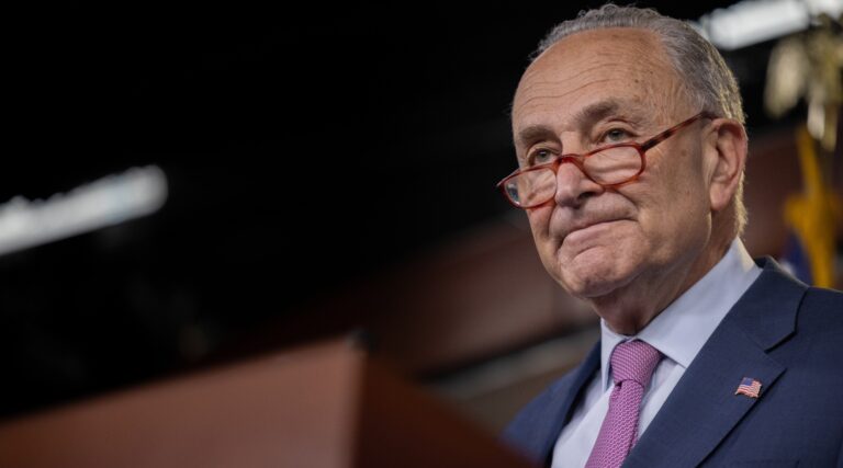 Le sénateur Chuck Schumer va publier un livre mettant en garde contre l'antisémitisme aux États-Unis Un message de notre PDG et éditrice Rachel Fishman Feddersen