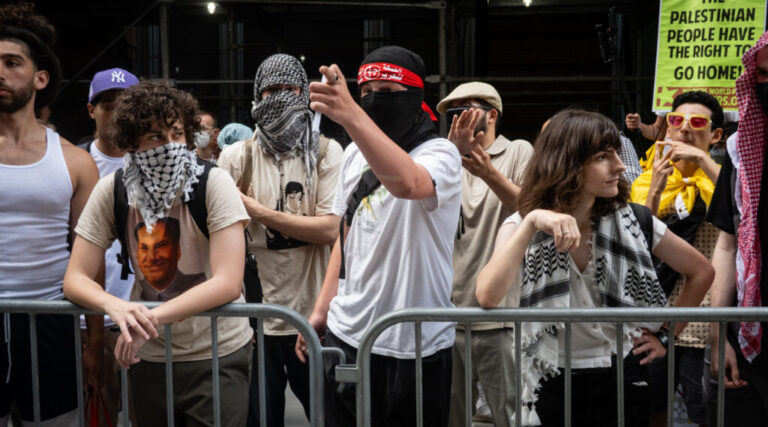 Un rapport commandé par le gouverneur de New York appelle à une « refonte » des politiques antisémites de CUNY Un message de notre PDG et éditrice Rachel Fishman Feddersen