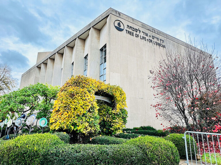 Une Californienne condamnée pour des centaines de menaces téléphoniques contre la synagogue Tree of Life Un message de notre PDG et éditrice Rachel Fishman Feddersen