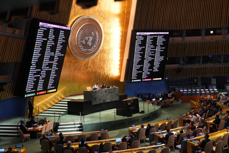 À l’aube de la deuxième année de guerre, les critiques internationales – et les accusations de crimes de guerre – pourraient-elles réellement changer la tactique d’Israël ? Un message de notre PDG et éditrice Rachel Fishman Feddersen