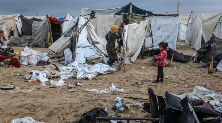 Biden avertit Israël d'autoriser l'aide humanitaire à Gaza sous peine de réduire l'aide militaire. Un message de notre PDG et éditrice Rachel Fishman Feddersen