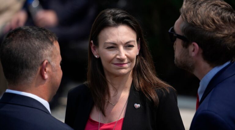 La présidente des Démocrates de Floride, Nikki Fried, déclare que de nombreux Juifs ont commencé à « remettre en question le Parti démocrate ». Un message de notre PDG et éditrice Rachel Fishman Feddersen