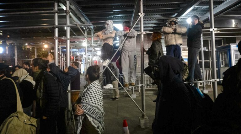 Le groupe pro-palestinien de Columbia approuve la violence et présente ses excuses à un étudiant qui a déclaré que « les sionistes ne méritent pas de vivre ». Un message de notre PDG et éditrice Rachel Fishman Feddersen