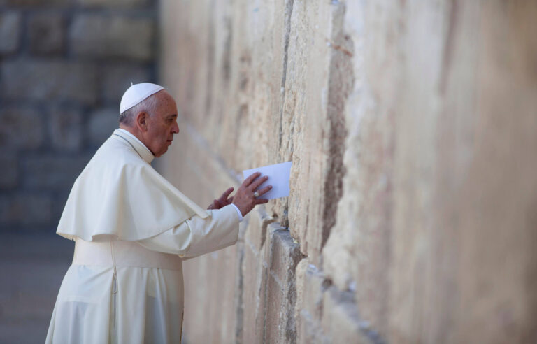 Le pape François doit des excuses aux Juifs. Un message de notre PDG et éditrice Rachel Fishman Feddersen