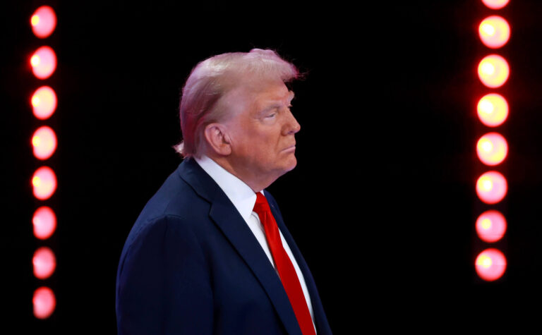 Trump veut des généraux comme celui d’Hitler. Est-ce que cela fait de lui un fasciste ? Un message de notre PDG et éditrice Rachel Fishman Feddersen