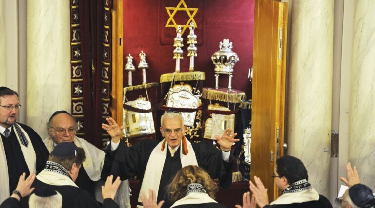 Walter Jacob, rabbin de Pittsburgh qui a contribué à relancer le judaïsme réformé en Allemagne, est décédé à 94 ans. Un message de notre PDG et éditrice Rachel Fishman Feddersen