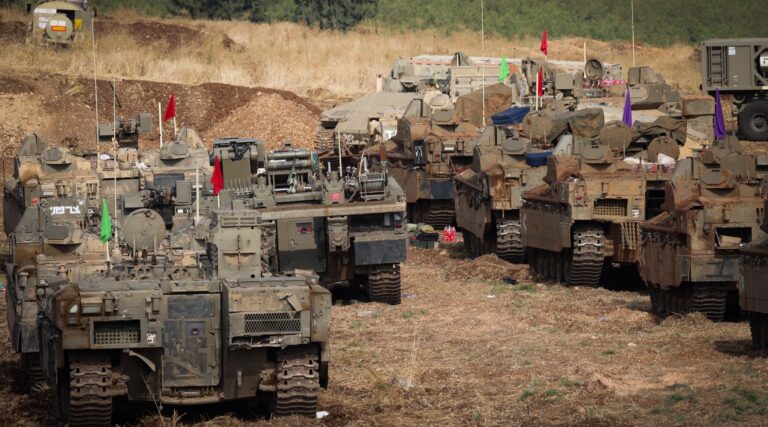 Des groupes juifs progressistes soutiennent les résolutions du Sénat contre les ventes d’armes à Israël Un message de notre PDG et éditrice Rachel Fishman Feddersen