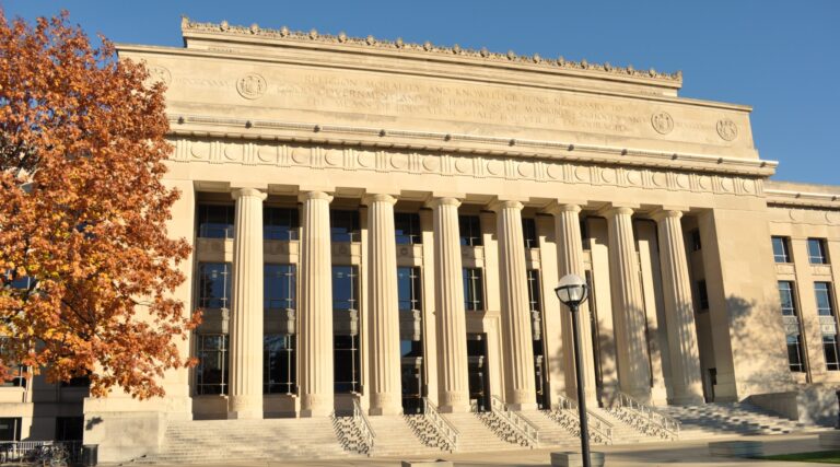 Le président étudiant de l'Université du Michigan destitué après avoir qualifié les critiques de « sionistes » Un message de notre PDG et éditrice Rachel Fishman Feddersen