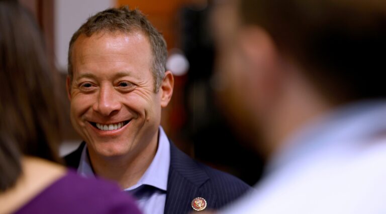 Le représentant Josh Gottheimer, un démocrate juif, lance sa candidature au poste de gouverneur du New Jersey. Un message de notre PDG et éditrice Rachel Fishman Feddersen