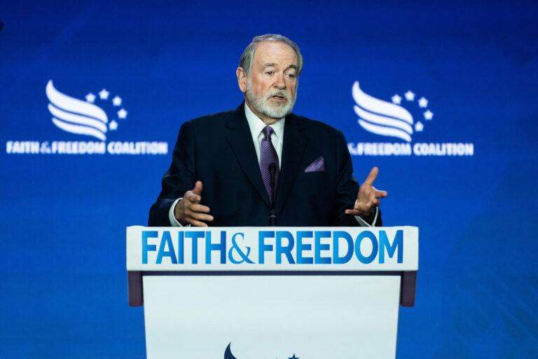 Le sionisme chrétien à l'ancienne de Mike Huckabee est une mauvaise nouvelle pour quiconque souhaite la paix au Moyen-Orient. Un message de notre PDG et éditrice Rachel Fishman Feddersen