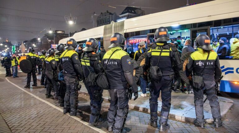 Les Juifs sont sous le choc des attentats d'Amsterdam alors que les troubles se poursuivent Un message de notre PDG et éditrice Rachel Fishman Feddersen