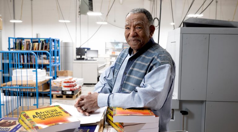 Les National Book Awards défendent leur prix pour le père de Ta-Nehisi Coates, un éditeur qui a réédité des livres antisémites Un message de notre PDG et éditrice Rachel Fishman Feddersen