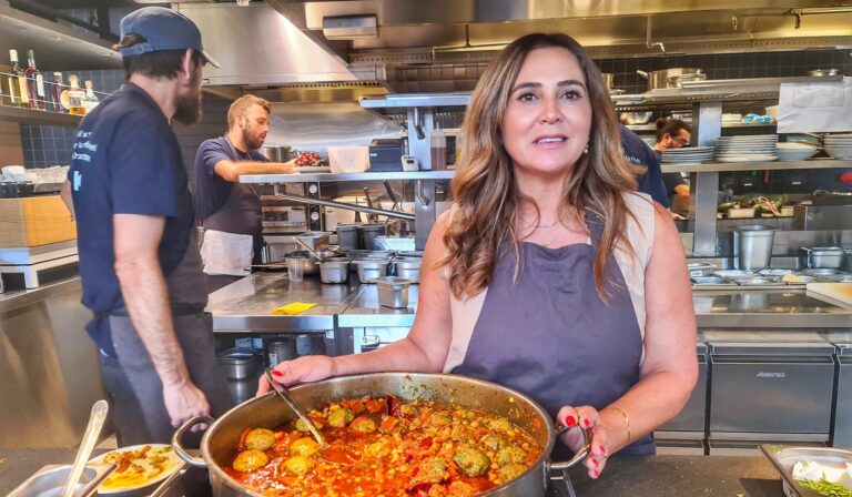 Pour les Israéliens toujours déplacés de leurs foyers, récupérer la cuisine peut être un acte d'espoir. Un message de notre PDG et éditrice Rachel Fishman Feddersen