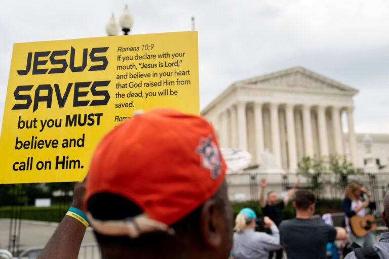 Trump veut la prière dans les écoles. La Bible nous dit à quel point cela est dangereux. Un message de notre PDG et éditrice Rachel Fishman Feddersen