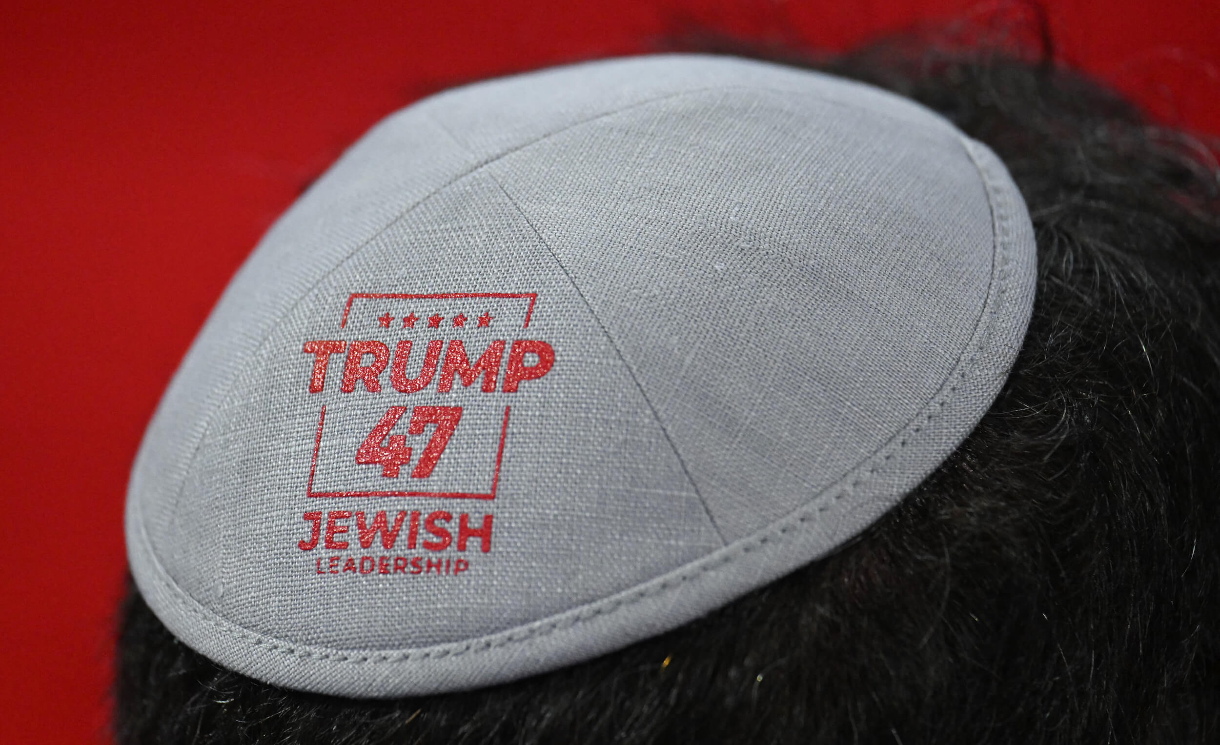 Voici pourquoi les Juifs orthodoxes sont fidèles à Trump, même s'ils ne l'aiment pas. Un message de notre PDG et éditrice Rachel Fishman Feddersen